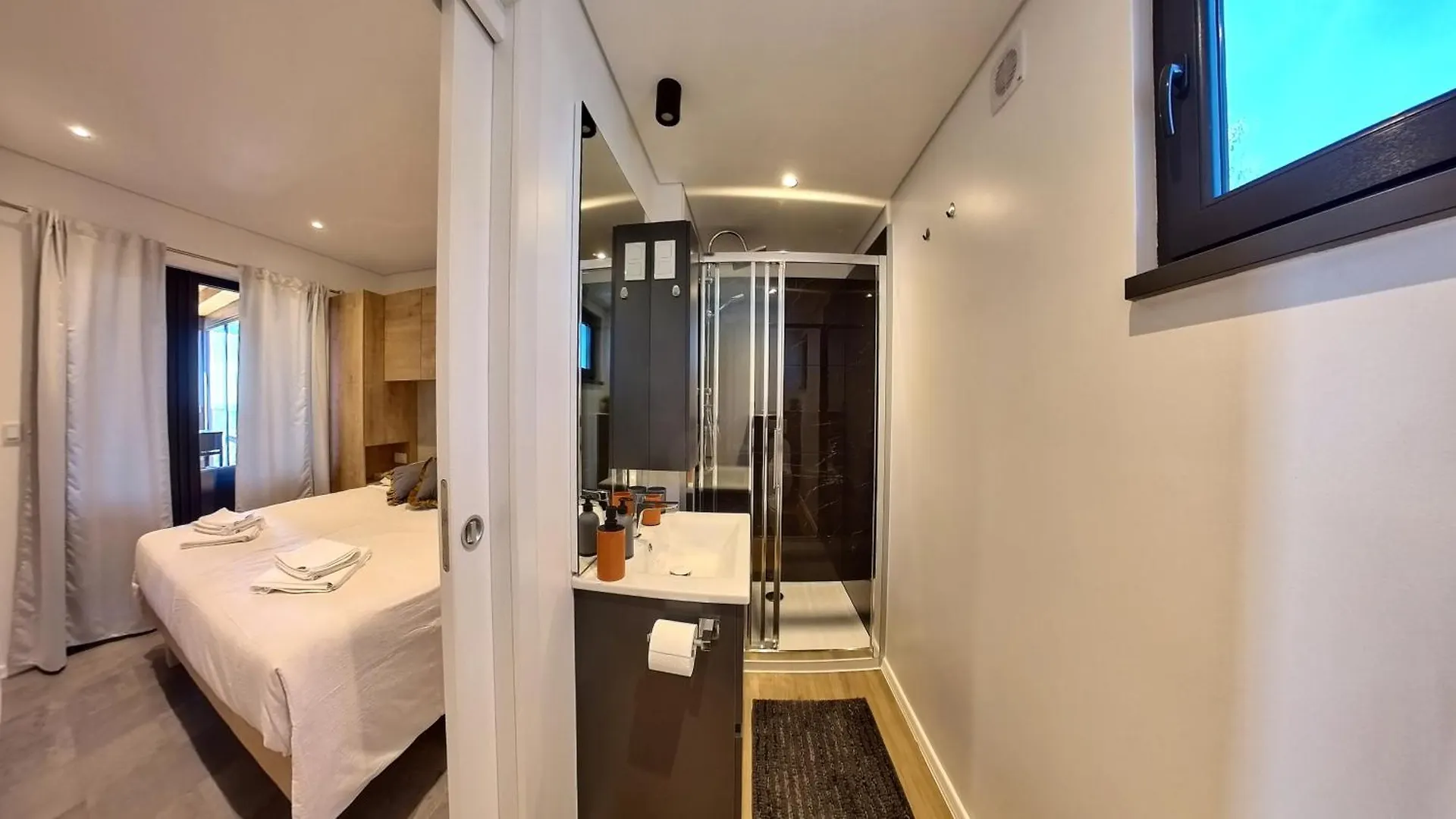 Sea View Orange By Vellaris, Luxury Mobile Home 木洛希尼