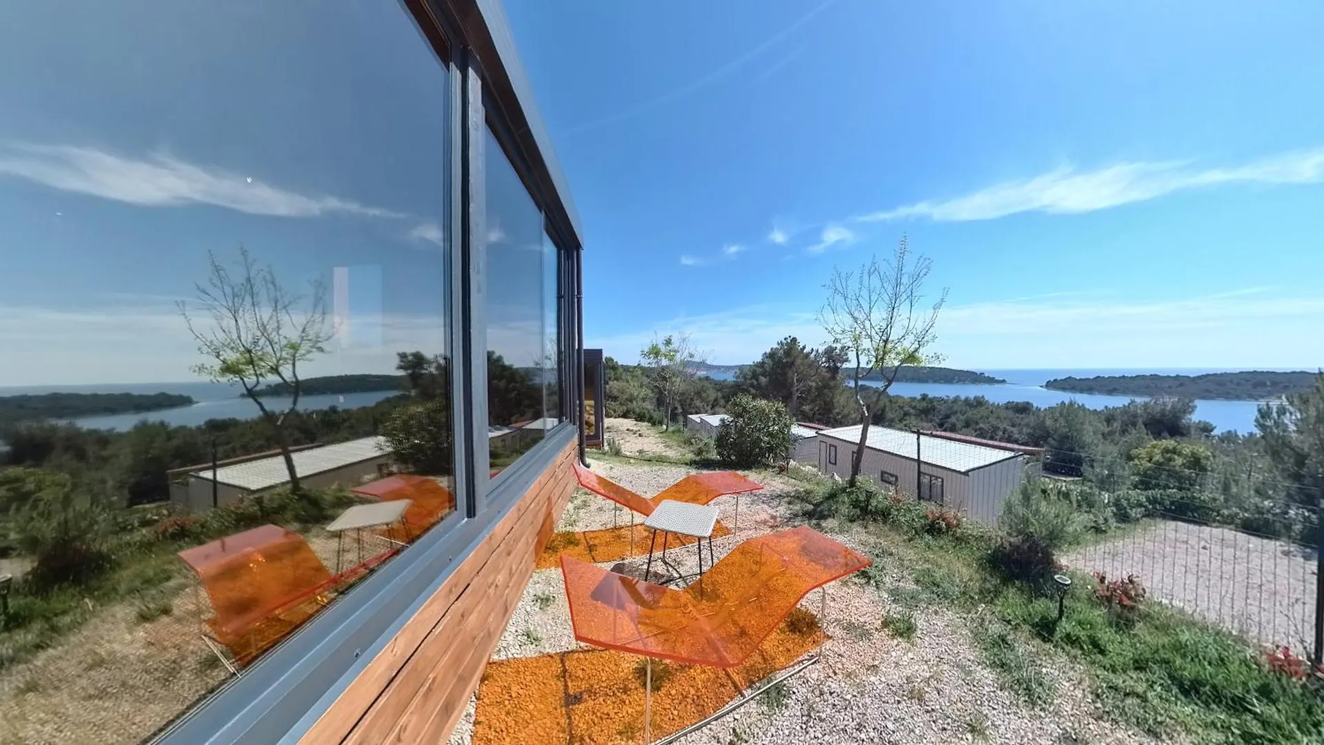 Sea View Orange By Vellaris, Luxury Mobile Home 木洛希尼